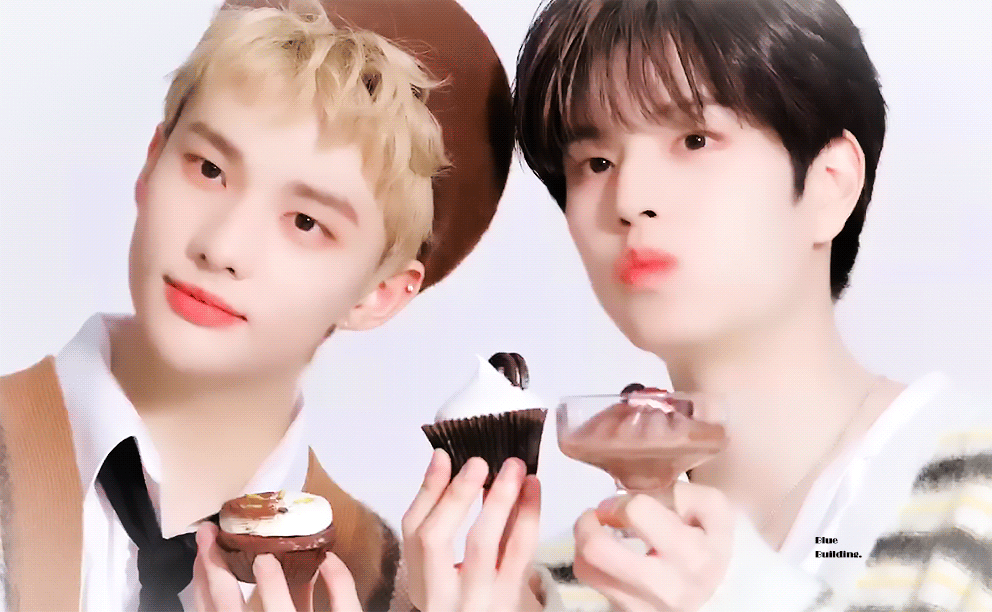 승민 Seungmin 현진 Hyunjin 230314 FamilyMart