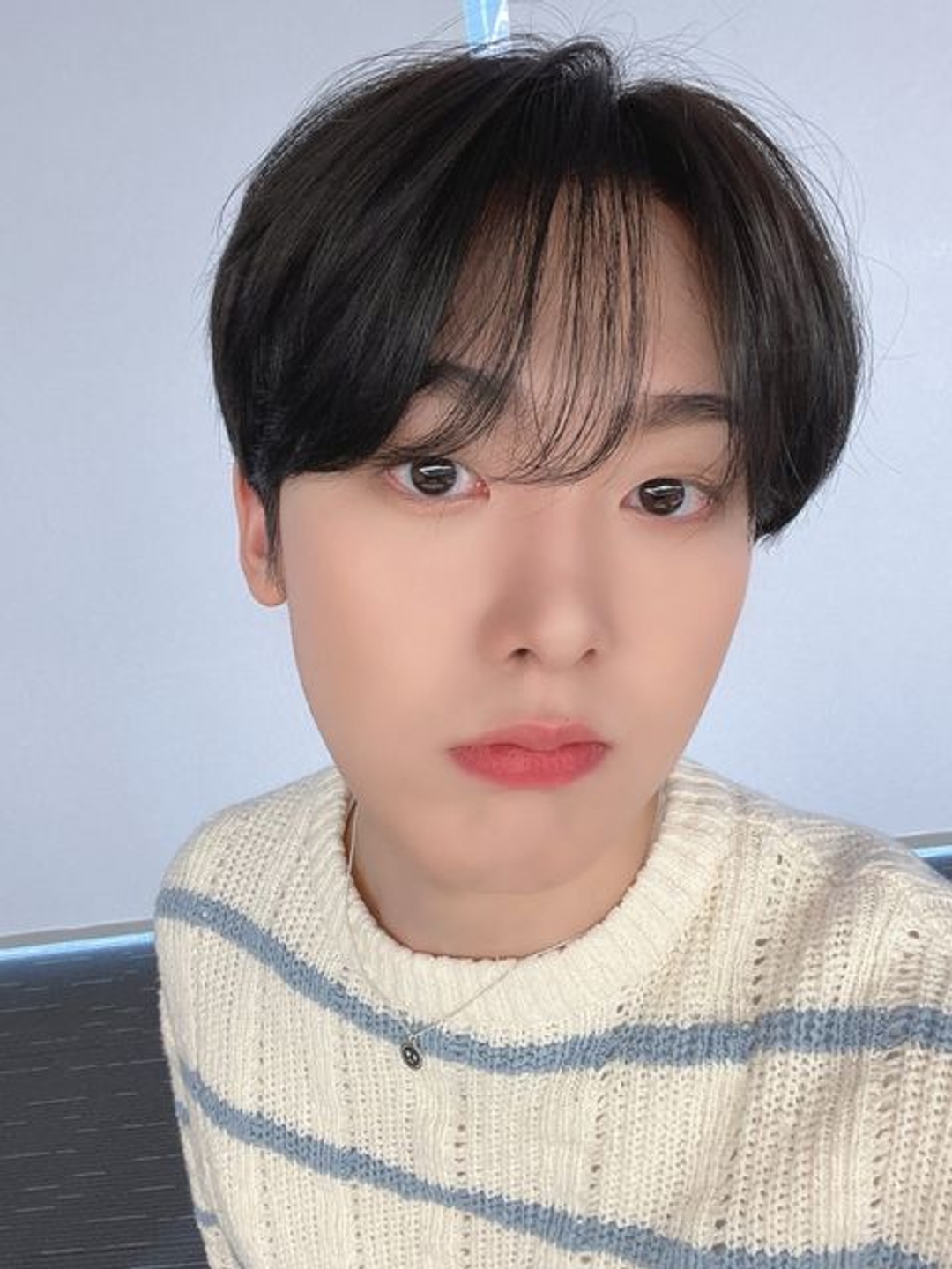 윤산하 YOON SANHA 셀카 20220226 윤산하 아스트로 ASTRO YOONSANHA