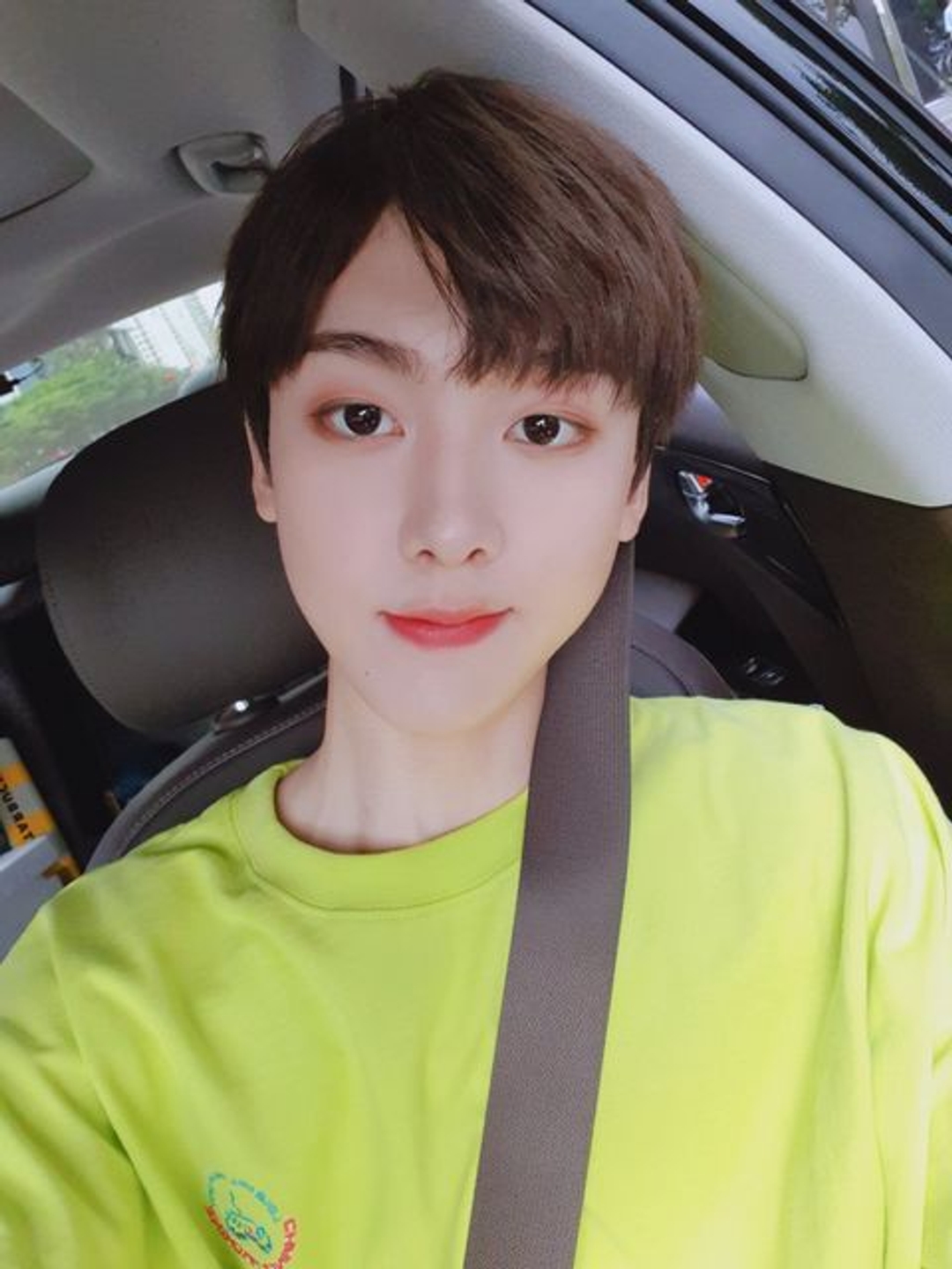 윤산하 YOON SANHA 셀카 남친짤 20190627 차안