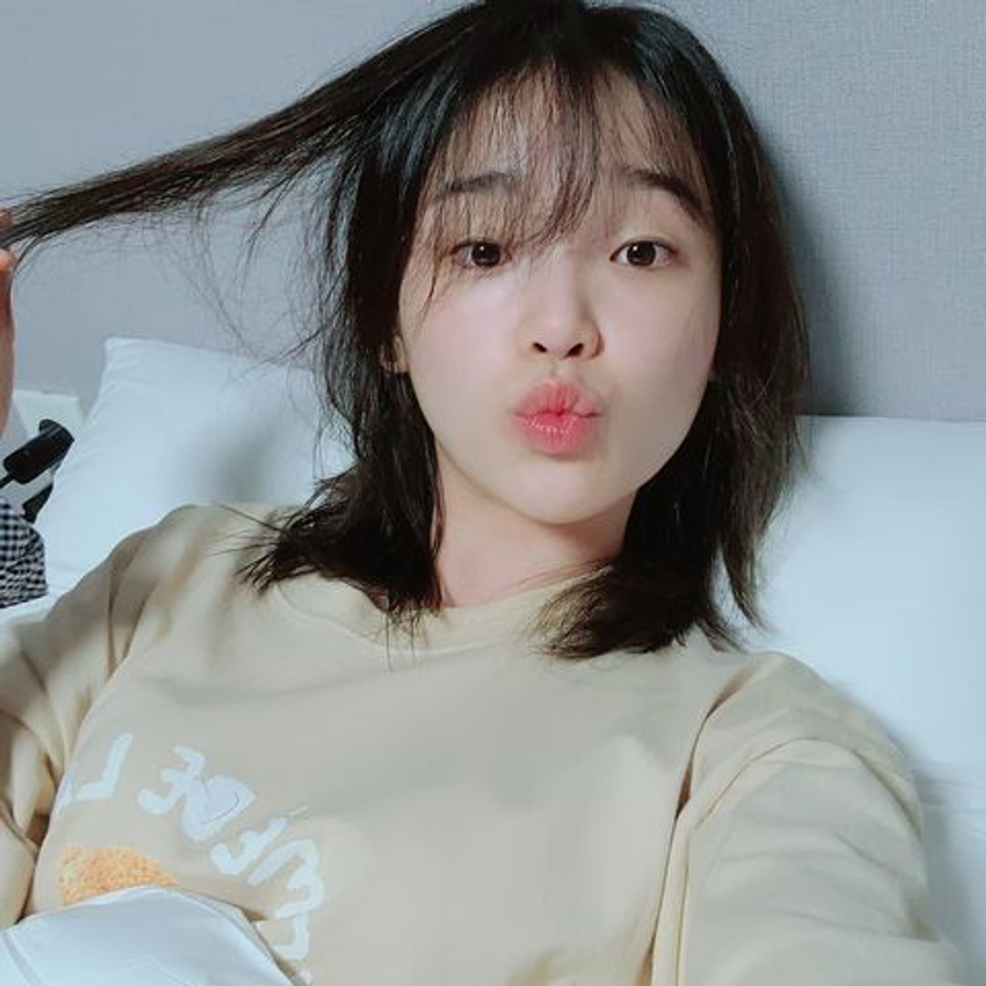 승희 Seung Hee 셀카 20211017 쌩얼 민낯 여친짤 숙소