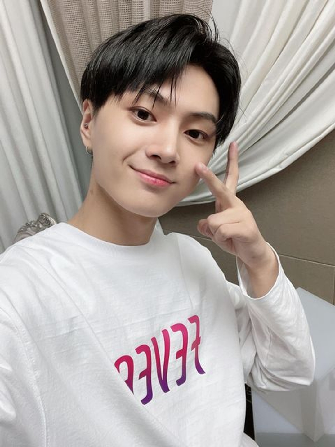 제이 Jay 셀카 20210604 남친짤
