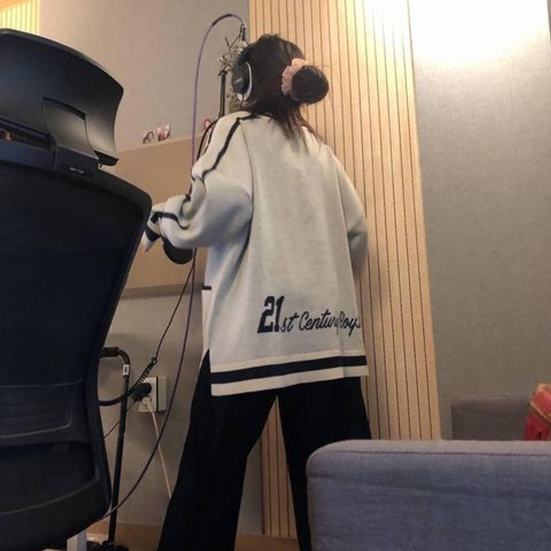 박지원 Jiwon 뒷모습 20210320 녹음실 남찍사 일코