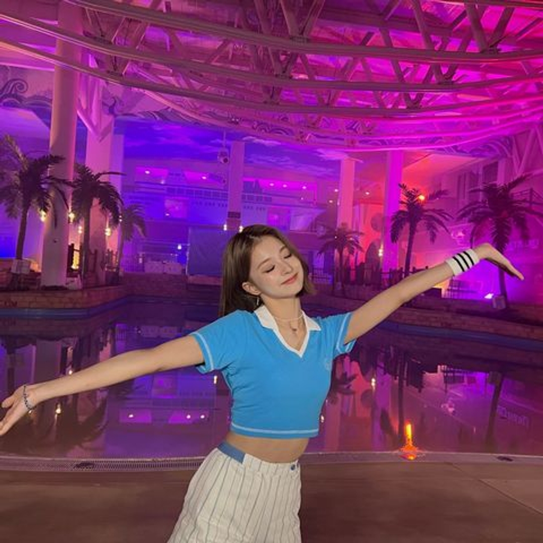 이나경 Nagyung 단발 남찍사 미모 20220812 비주얼 fromourMementoBox StayThisWay 스디웨