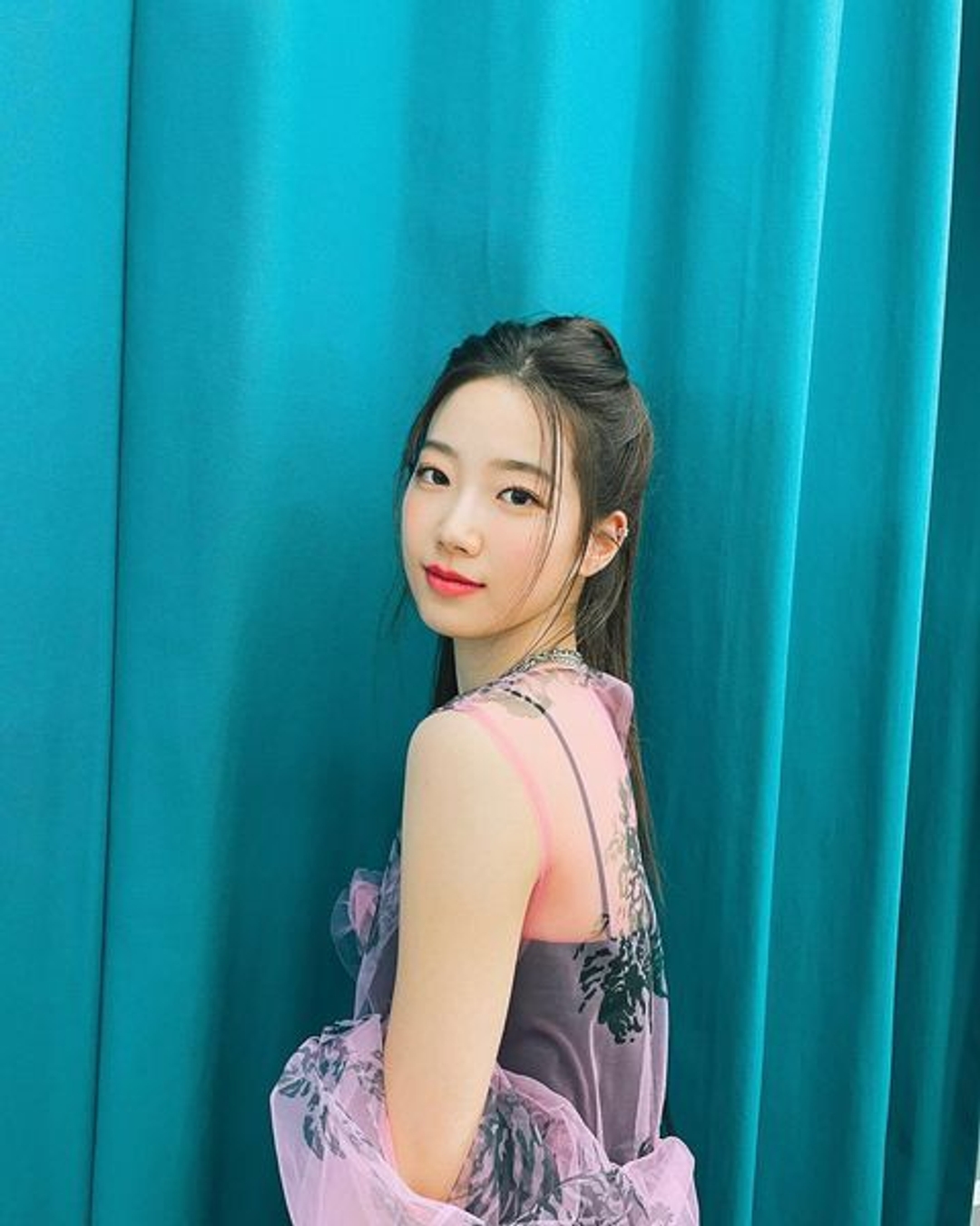 카즈하 KAZUHA 에뛰드 20221108 ETUDE 즈하