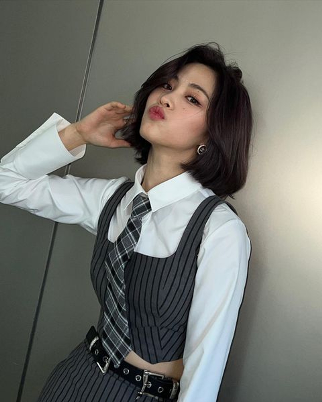 류진 Ryujin 단발 배경화면 남찍사 20230124