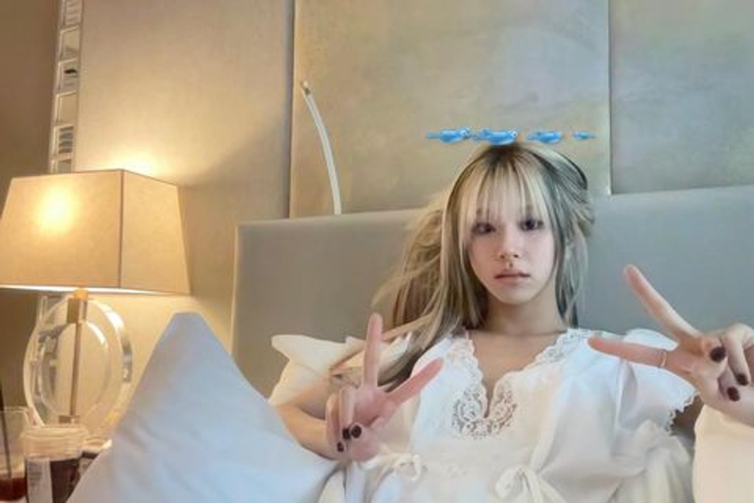 채영 Chaeyoung 셀카 Selfie Filter 필터 20230307 맥북카메라필터