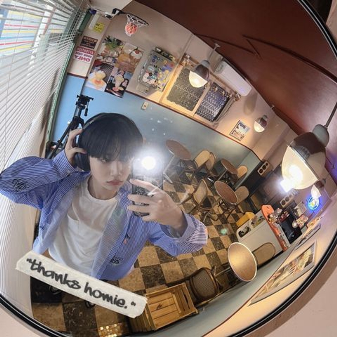 원진 WONJIN 남친짤 거울셀카 일코 20230416
