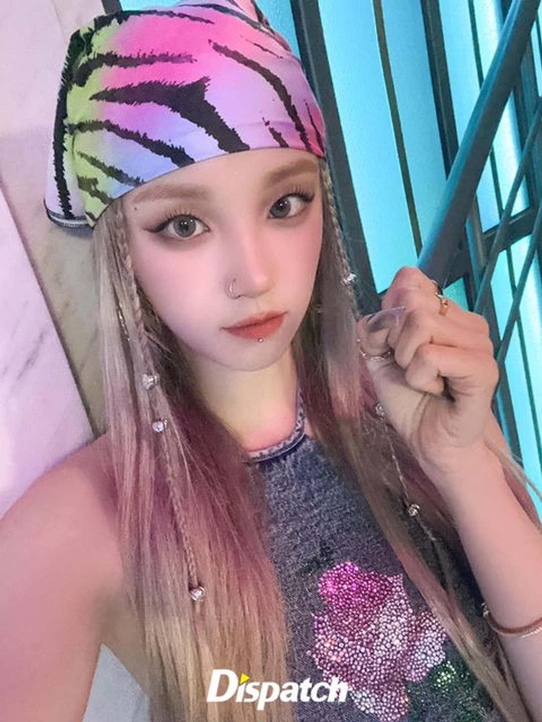 우기 Yuqi 셀카 Selfie Behind 비하인드 디스패치 Dispatch 셀피 20230524 IFEEL 아이필 QueenCard 퀸카