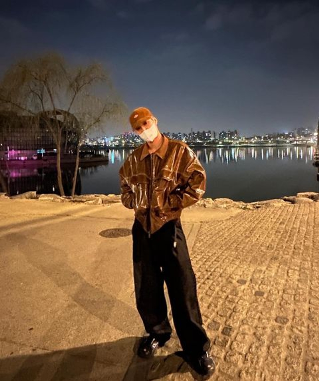 카이 Kai Selfie 남찍사 남친짤 셀피 한강 일코 20230402 boyfriendmaterial SocialFacade