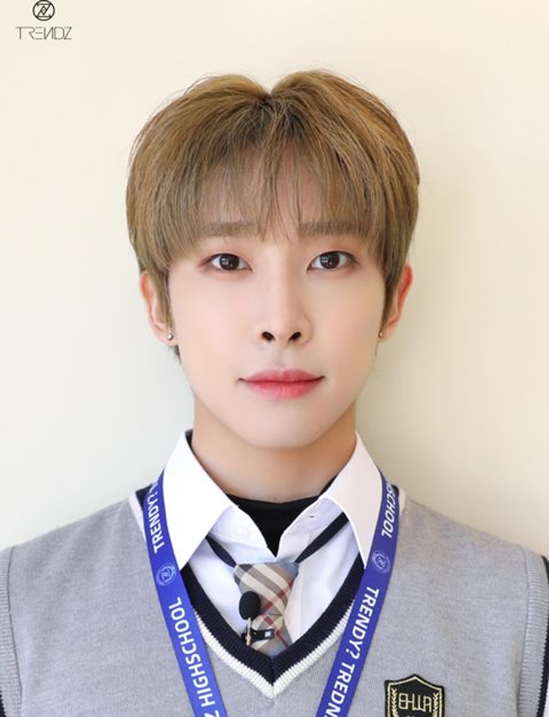 리온 LEON 증명사진 HighSchool 증사 고등학교 20230329 트드지 트렌디한TRENDZ TRENDYTRENDZ BackToTheSchool Idphoto