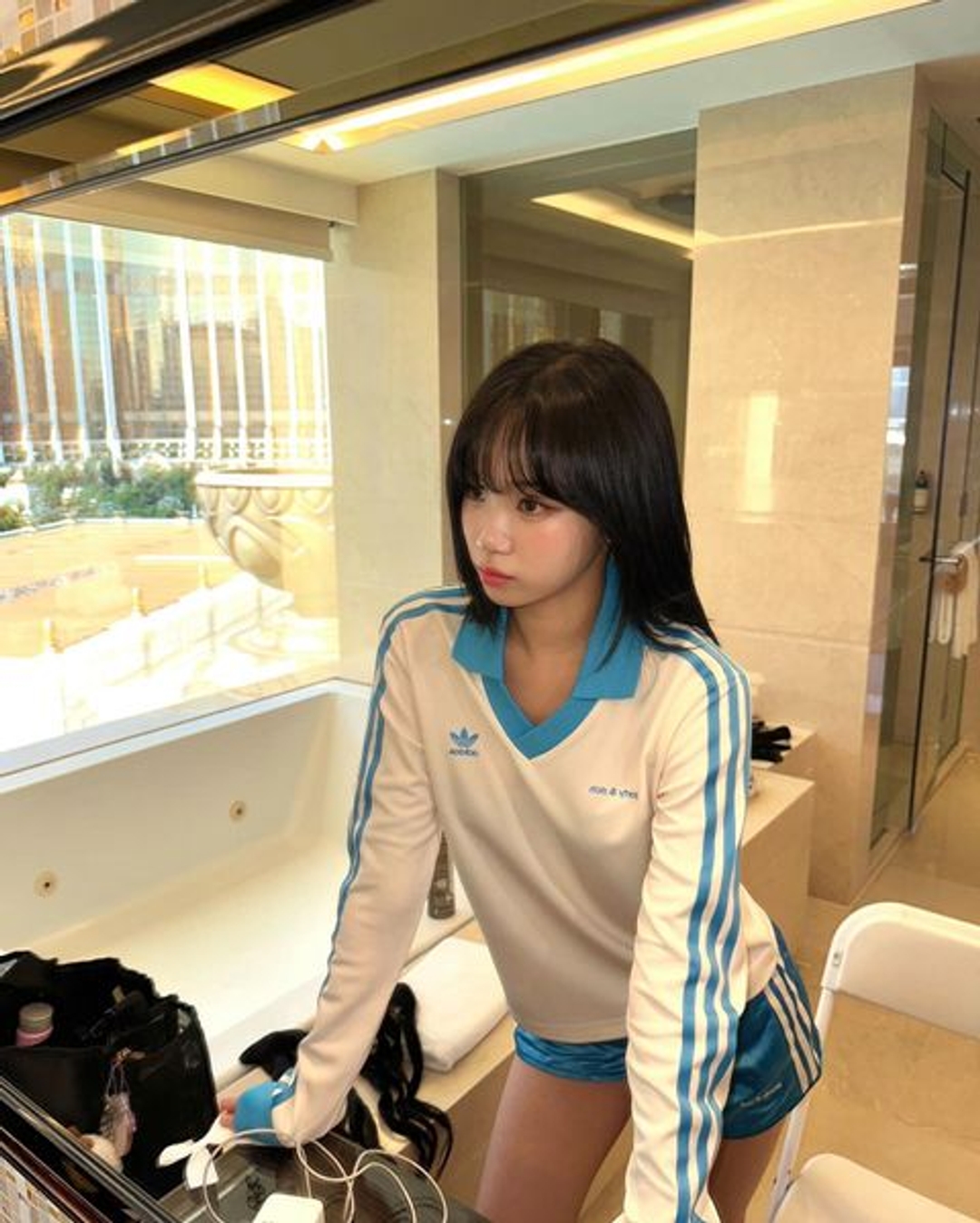 김채원 Kim Chaewon 일상 아디다스 남찍사 Adidas daily 데일리 20230718