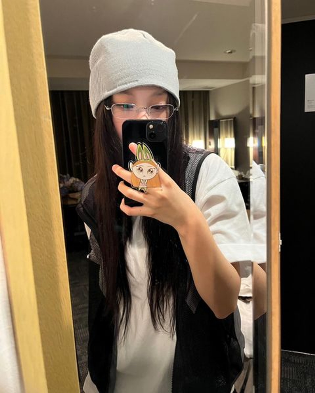 해린 HAERIN Selfie 240624