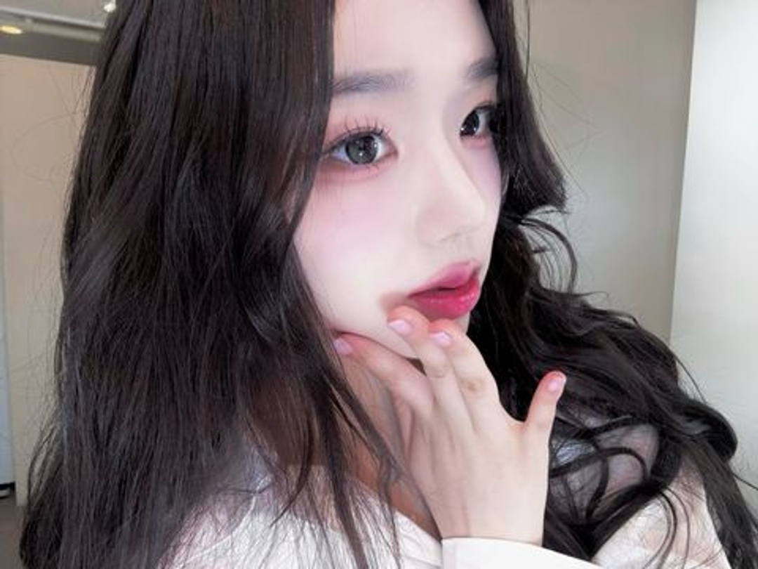 김채연 ChaeYeon 일상 셀카 Selfie 셀피 daily 데일리 20240627