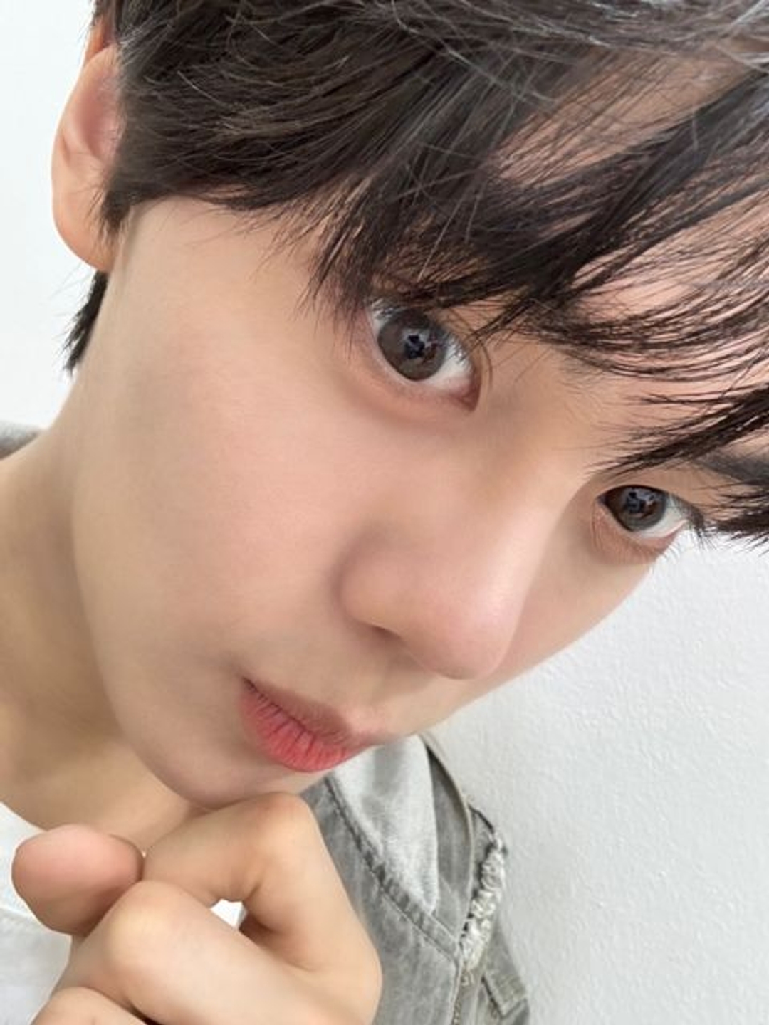 김규빈 KIM GYUVIN 셀카 Selfie 셀피 필더팝 You_had_me_at_HELLO FeelthePOP 20240623