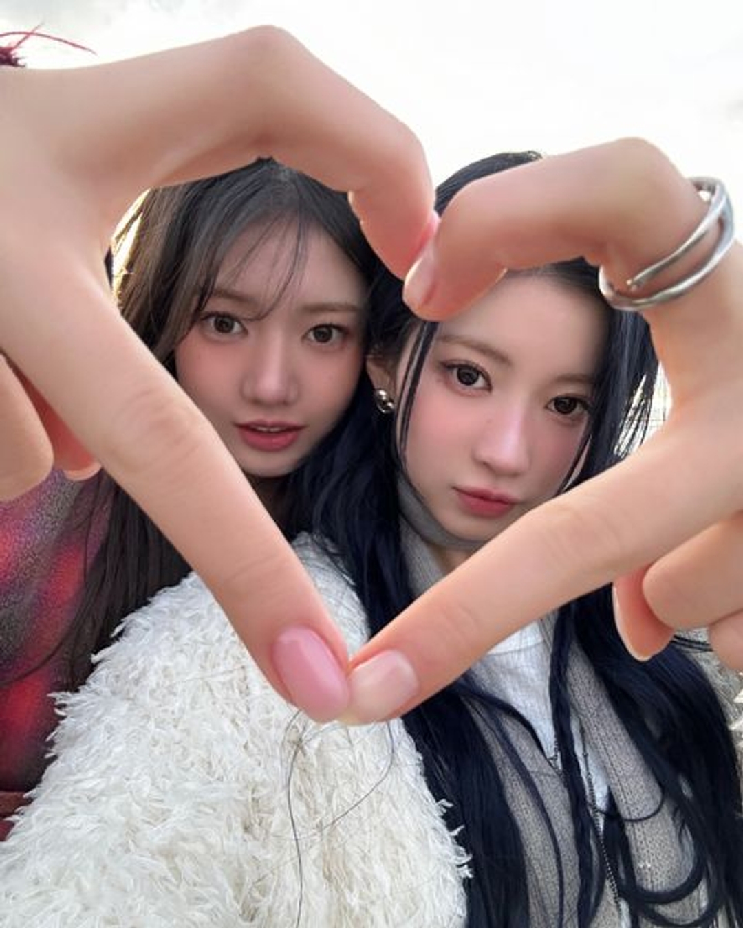 아사 ASA 로라 RORA 셀카 Selfie Behind 비하인드 셀피 비모먼트 B_MOMENT DRIP 20241224 LoveInMyHeart